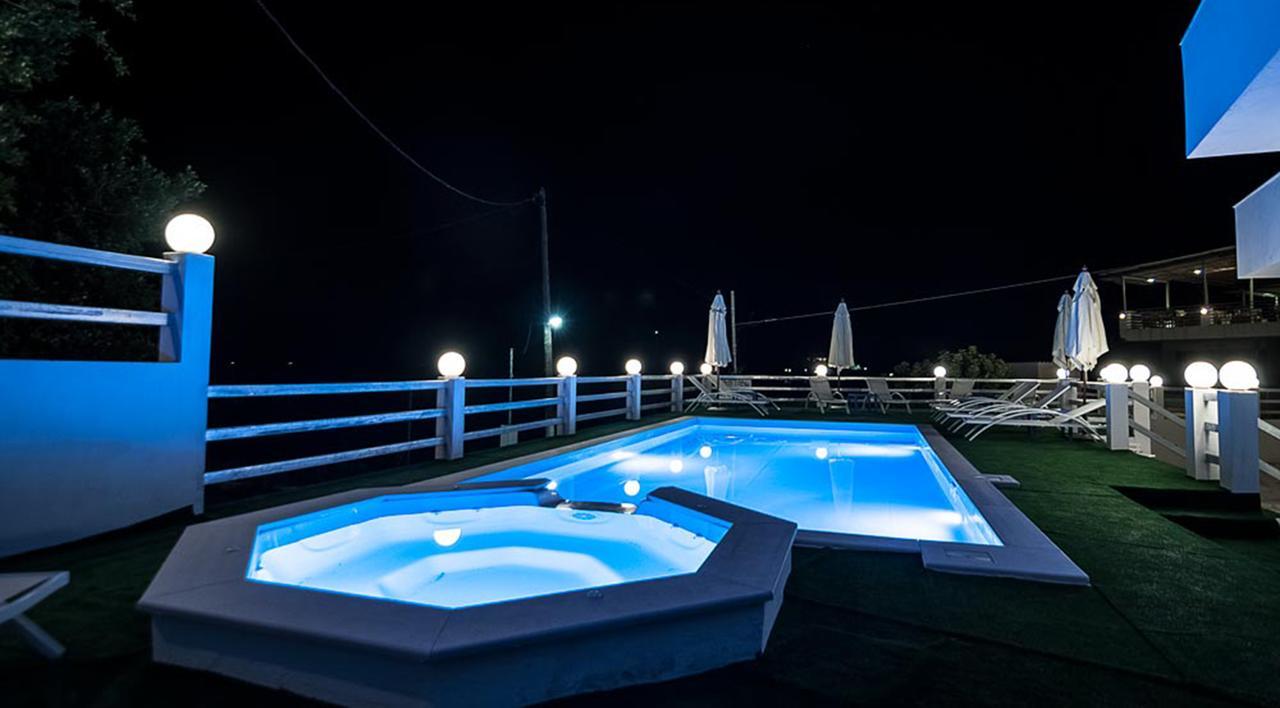 Paradiso Resort Agia Marina  Exterior foto